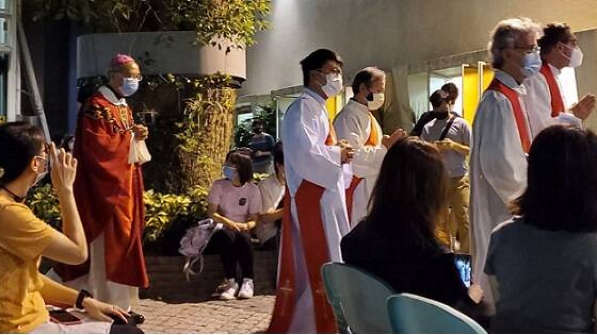 El obispo Ha, auxiliar de Hong Kong, presidió una de las 7 vigilias de este mes por los difuntos de Tiananmen