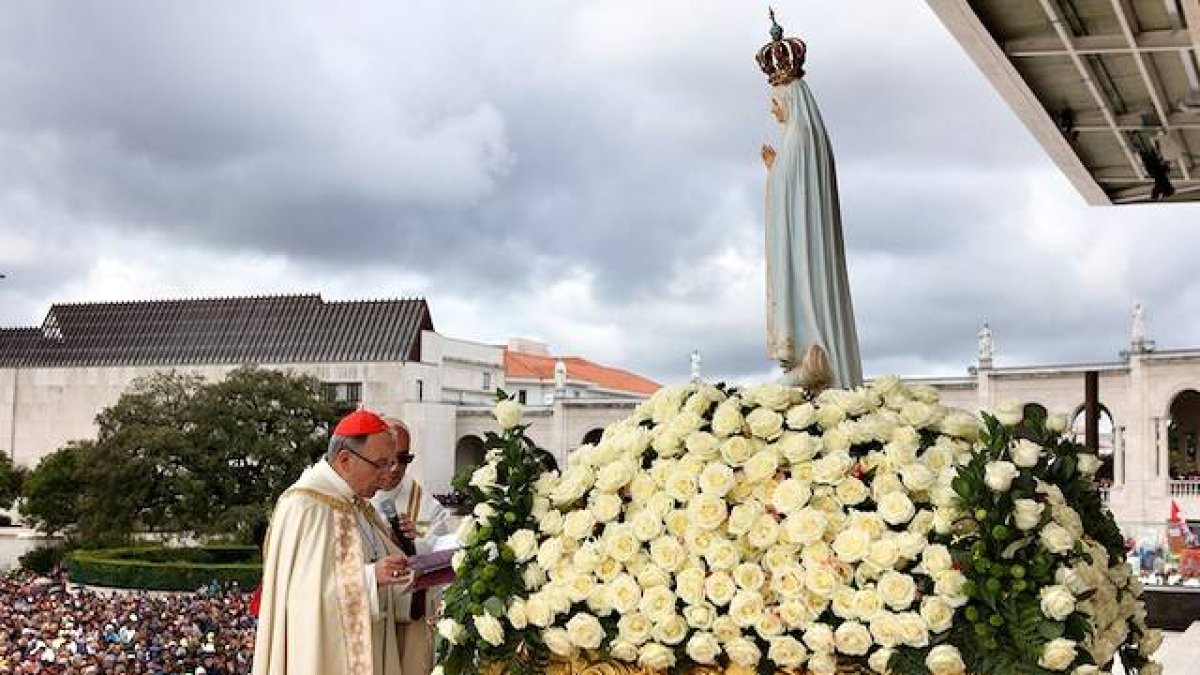 Portugal ocupa un lugar especial en el mensaje de Fátima, porque allí, según anunció la Virgen, «siempre se conservará el dogma de Fe».