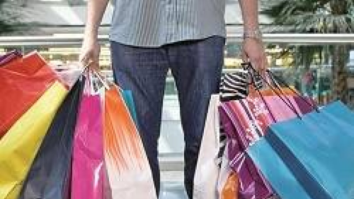 En su carta dominical el arzobispo de Barcelona alerta de la ola de consumismo en Occidente