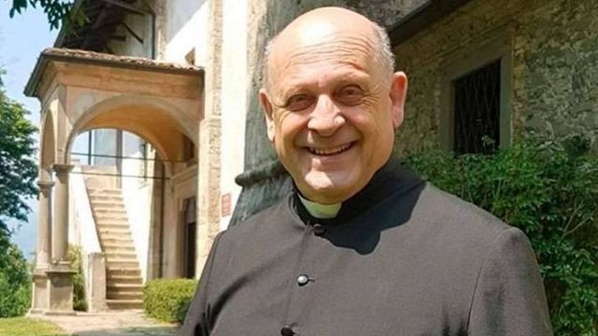 El sacerdote Giuseppe Berardelli, de 72 años, murió por coronavirus después de ceder a un joven el respirador que le habían conseguido sus parroquianos