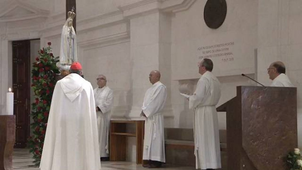 El cardenal Dos Santos Marto preside la oración ante la Virgen de Fátima para consagrar las Iglesias ibéricas y pedir el fin de la pandemia, la salud de los enfermos y la salvación de las almas