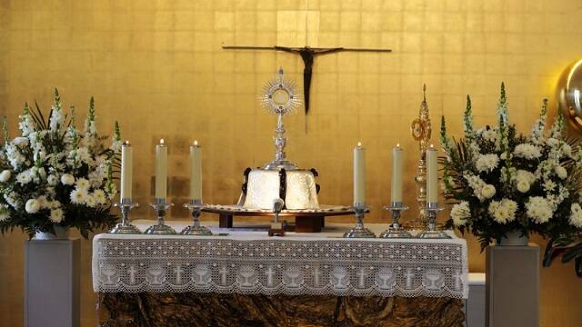 Con la entrada de la Fase 1 vuelven las misas pero también la reapertura de las capillas de Adoración Perpetua