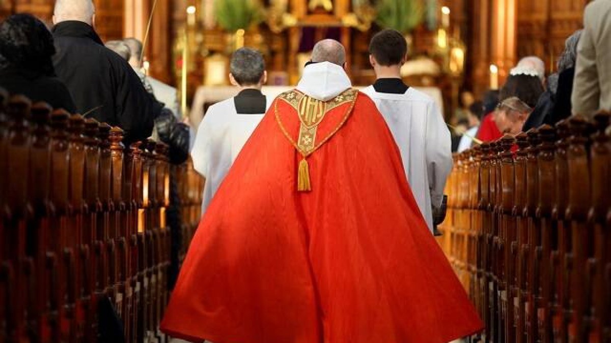 La Iglesia, por su organización jerarárquica, tiene los mismos vicios que el liderazgo ineficaz en el Ejército, con gestores que no osan presentar batalla