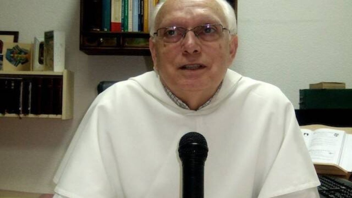 El padre dominico José Luis Gago fue director general de la COPE durante dos años y encarnó durante mucho tiempo el espíritu de la cadena  de radio de los obispos españoles