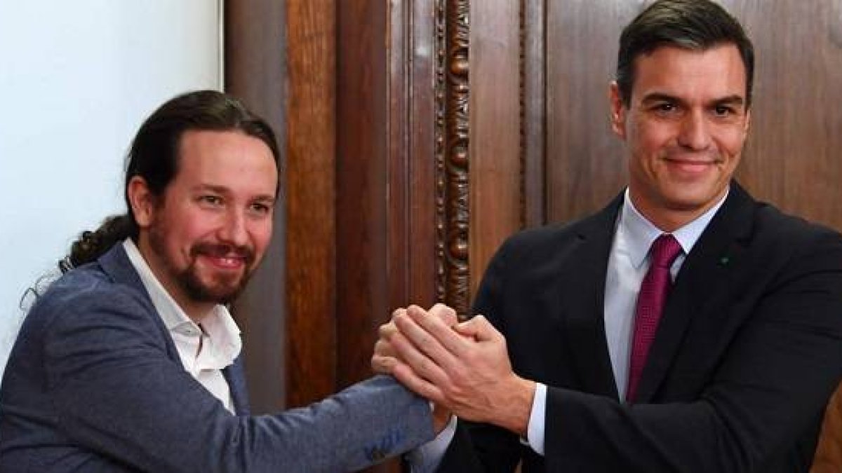 Pablo Iglesias y Pedro Sánchez, líderes de Unidas Podemos Y PSOE, ya han firmado el acuerdo programático