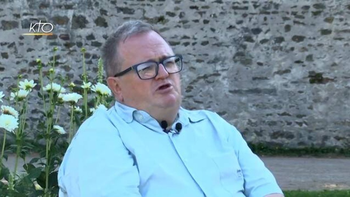 Yannick no salía de la cocina donde trabajaba  y dejó de ir a misa: su cambio tuvo mucho que ver con el Papa Karol Wojtyla.