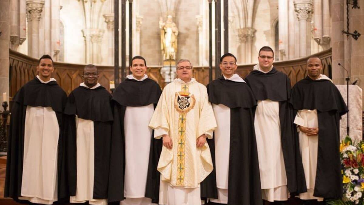 Los seis dominicos realizaron sus profesión solemne en Valencia / Fotos- Orden de Predicadores