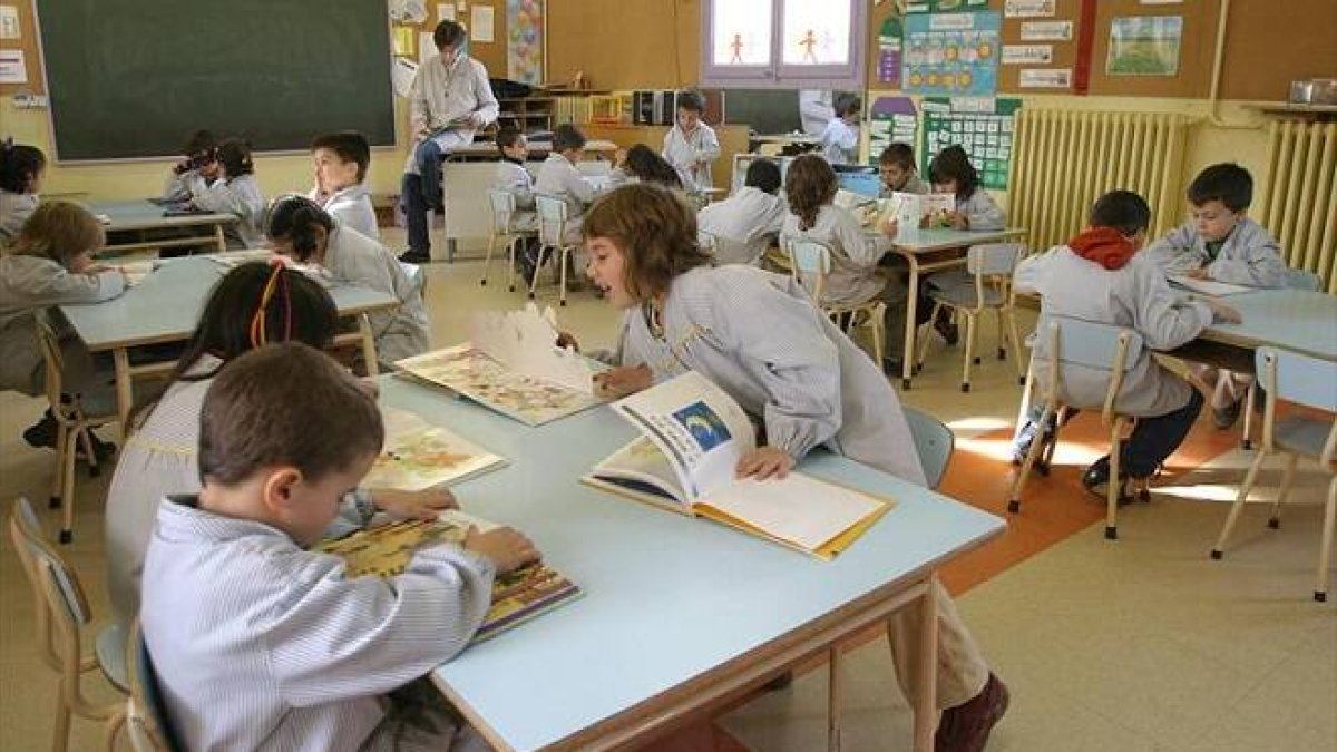 El Gobierno lleva desde que llegó al poder atacando la educación concertada y privada.
