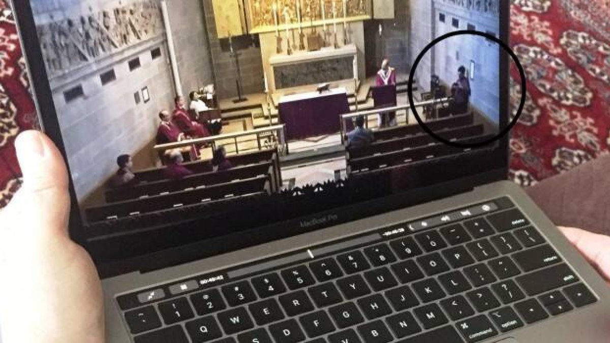 Con webcams y móviles se han retransmitido misas y catequesis durante los confinamientos... pero hay que mejorar