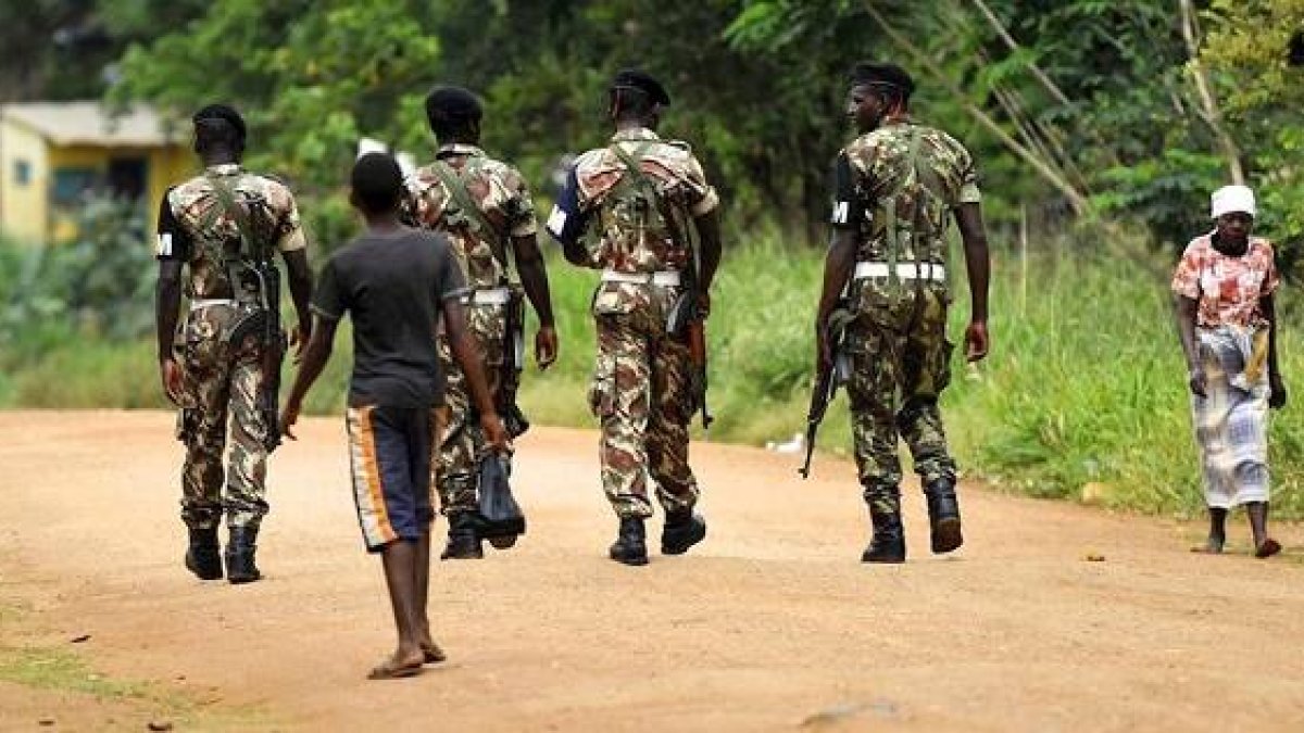 Soldados en Mozambique - los yihadistas son una amenaza nueva en este país, han causado ya mil muertos