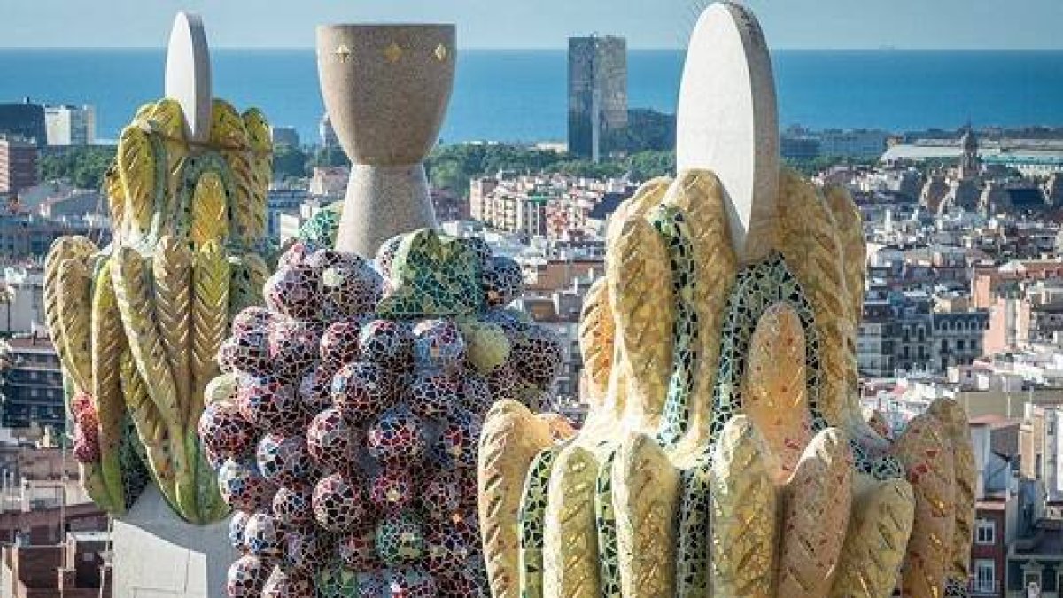 Detalles de las torres de la Sagrada Familia, en la que se muestra claramente la influencia de la Creación en la obra de Gaudí