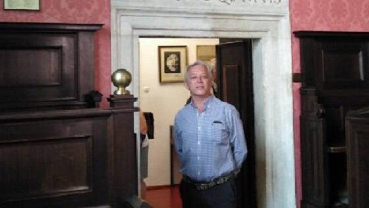 Javier Barraca Mairal ha reflexionado sobre el perdón y ha volcado su experiencia en una novela