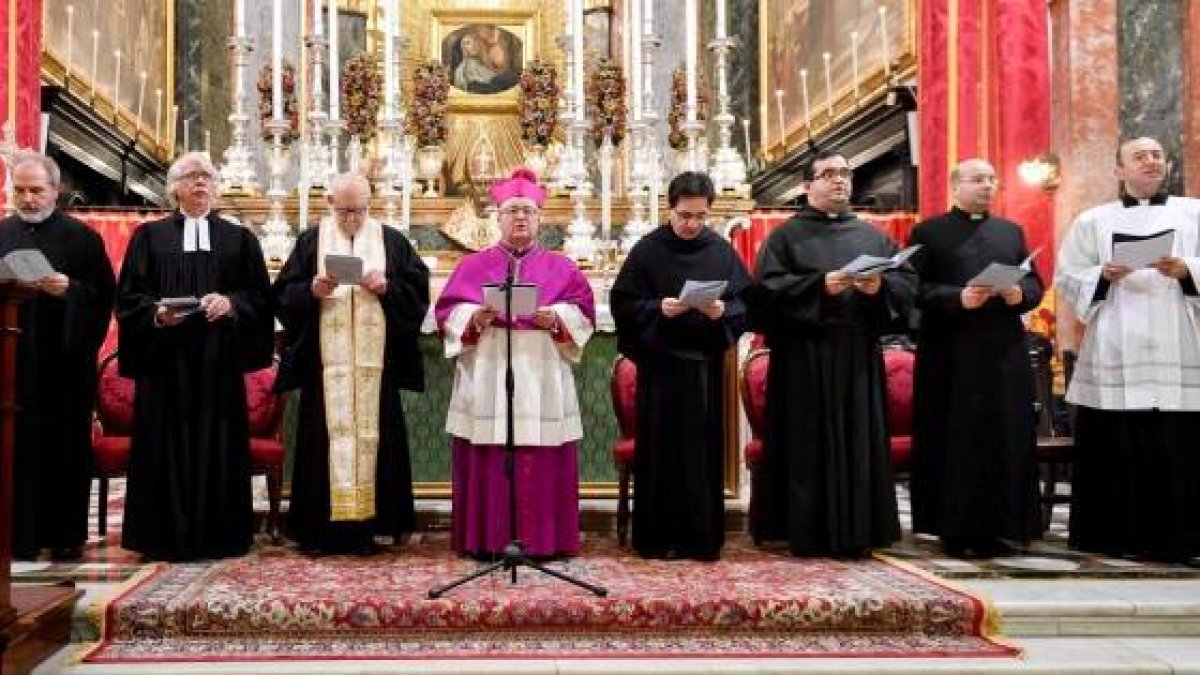 Encuentro ecuménico de líderes cristianos en Malta en 2017, con el obispo Scicluna como anfitrión... las nuevas normas piden a los líderes católicos tomar la iniciativa e invitar