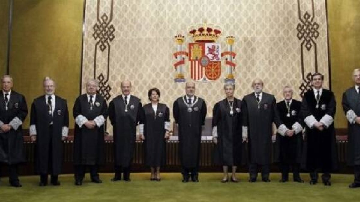 El Tribunal Constitucional lleva 10 años sin responder una pregunta - ¿es constitucional la actual ley de aborto de España? - la demora es indecente y escandalosa