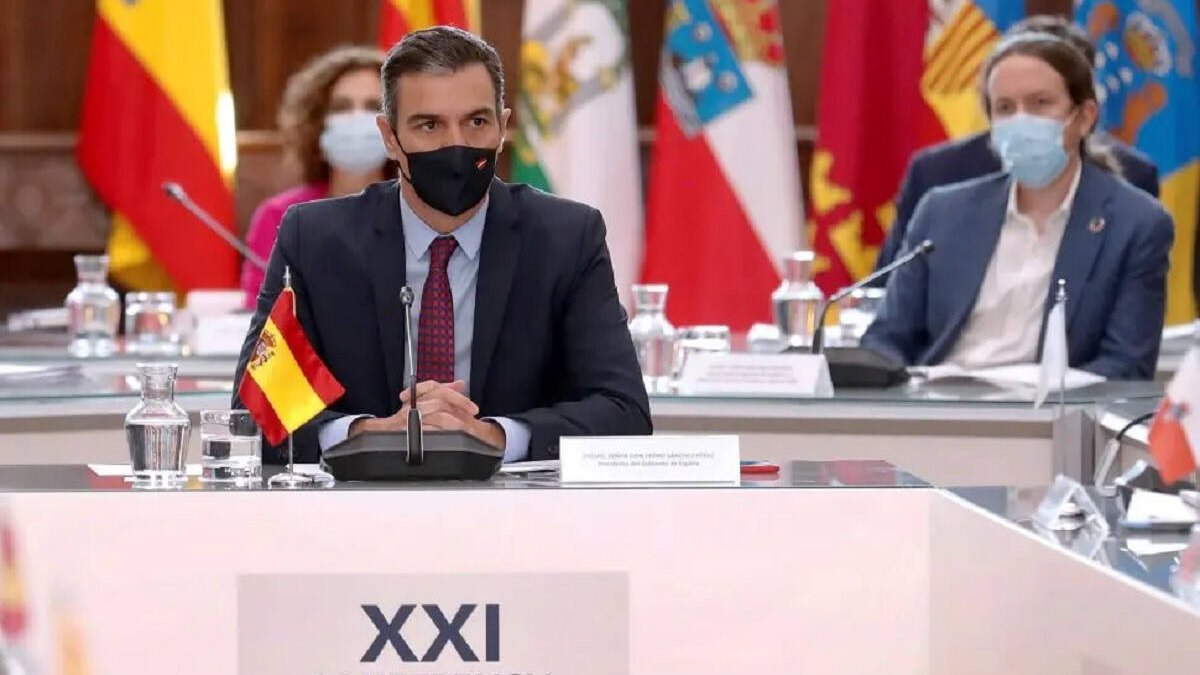 Pedro Sánchez, y Pablo Iglesias, su vicepresidente, pretenden liderar la nueva ley de eutanasia