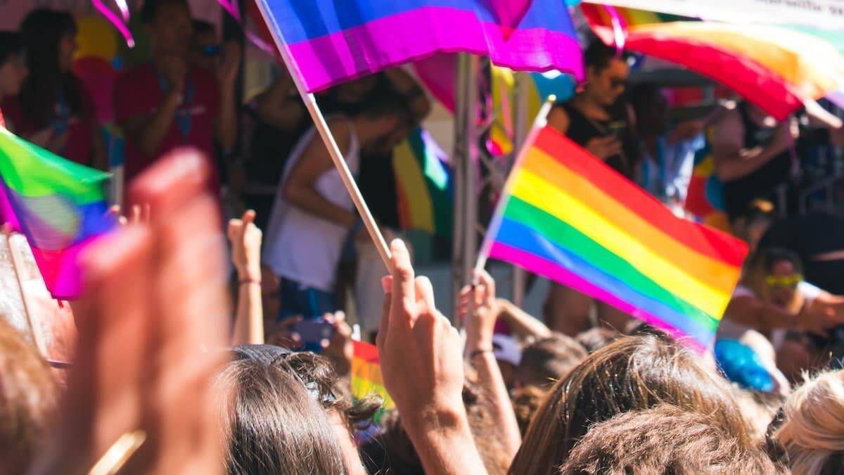 Entre los participantes en una orgía gay en Bruselas que violaba las normas contra la pandemia y fue interrumpida por la Policía se encontraba un eurodiputado. Foto: Tristan Billet / Unsplash.