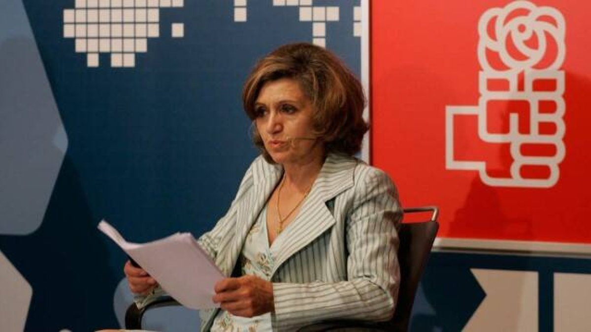 María Luisa Carcedo, que fue ministra de Sanidad socialista durante 14 meses, hasta enero, es el apóstol de la eutanasia en el Congreso