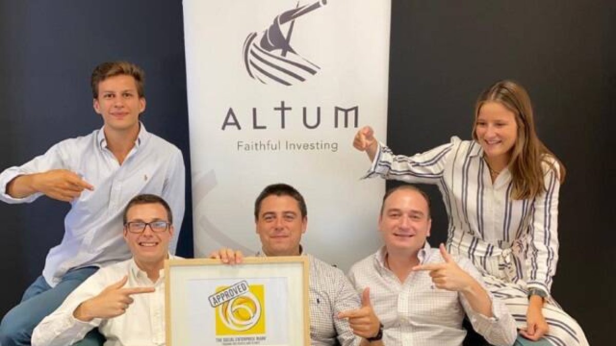 Borja Barragán, fundador de Altum, junto al resto del equipo