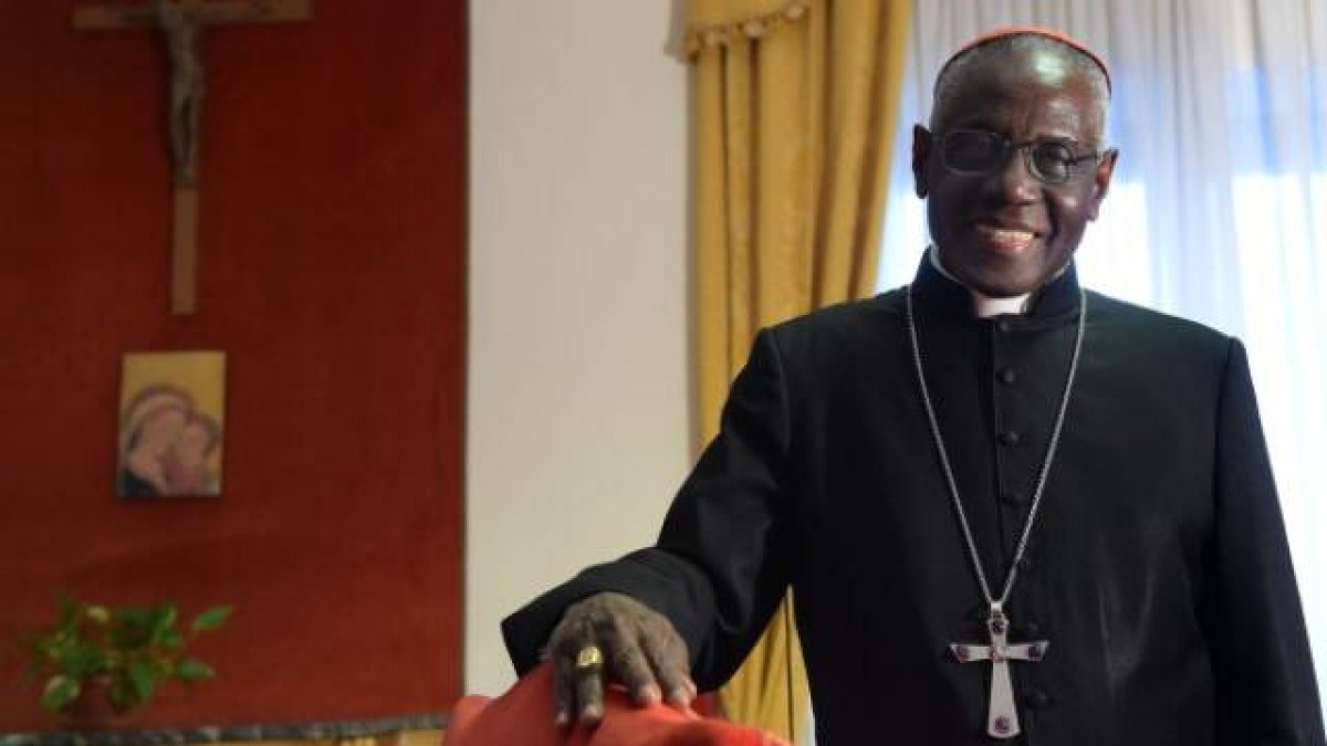 El cardenal Sarah da instrucciones para retomar el culto presencial tras el coronavirus, cuando lo permitan las circunstancias