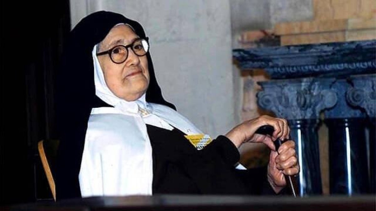 Sor Lucía pidió propagar el uso del escapulario