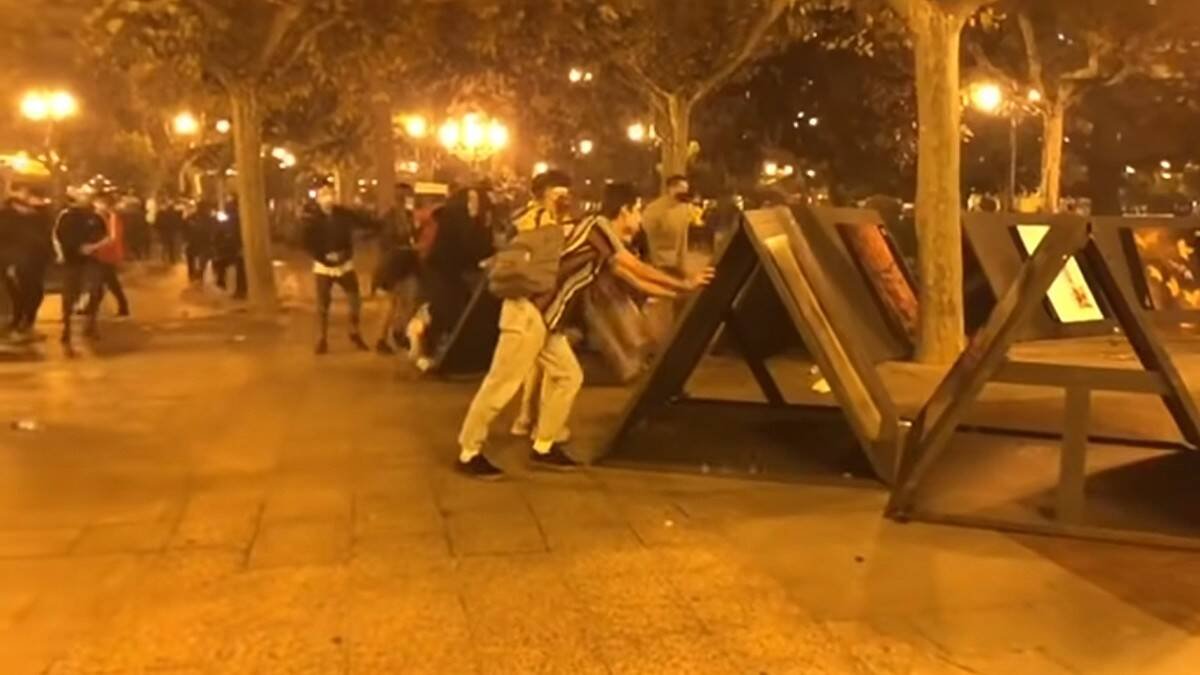 Una imagen de los incidentes del 30 y 31 de octubre en Logroño, que incluyeron  destrozos urbanos y saqueos.