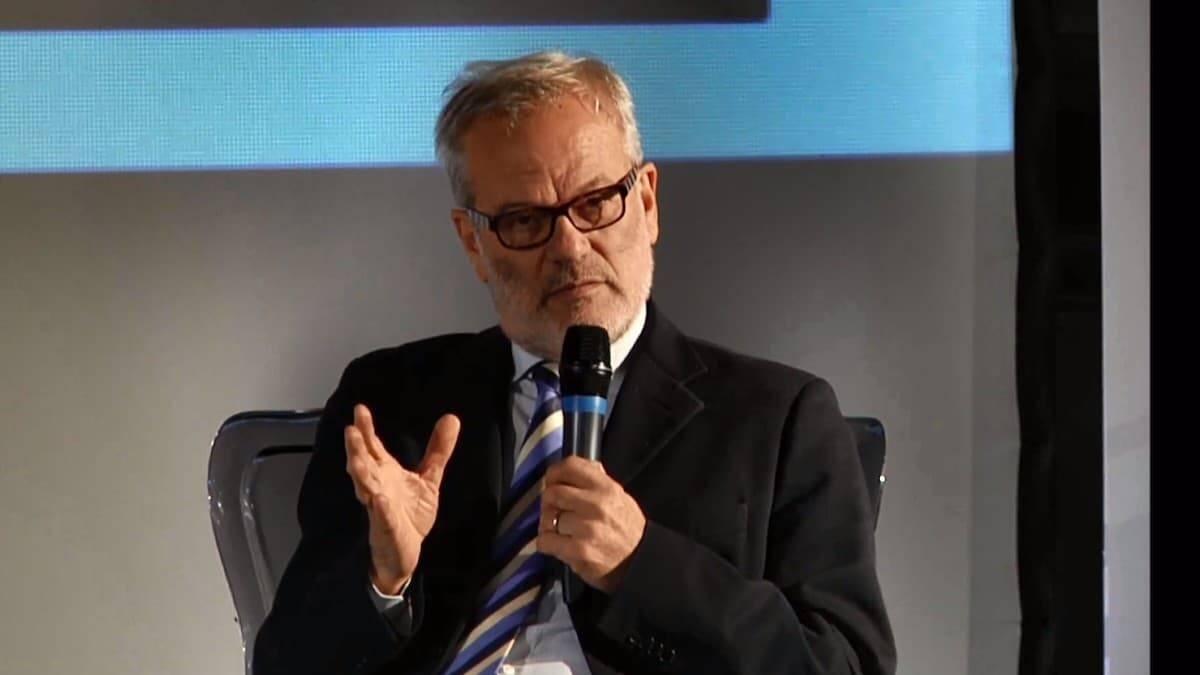 Stefano Fontana, durante su diálogo con Riccardo Cascioli el pasado 3 de octubre en la tradicional Jornada del periódico católico italiano «La Nuova Bussola Quotidiana».