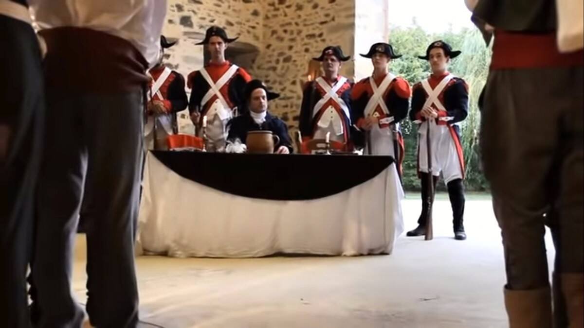 Campesinos de la Vendée comparecen ante las autoridades revolucionarias en una escena de «The hidden rebellion» [La rebelión ocultada], docudrama de 2016 sobre la resistencia del pueblo católico y monárquico al Terror de la Convención.