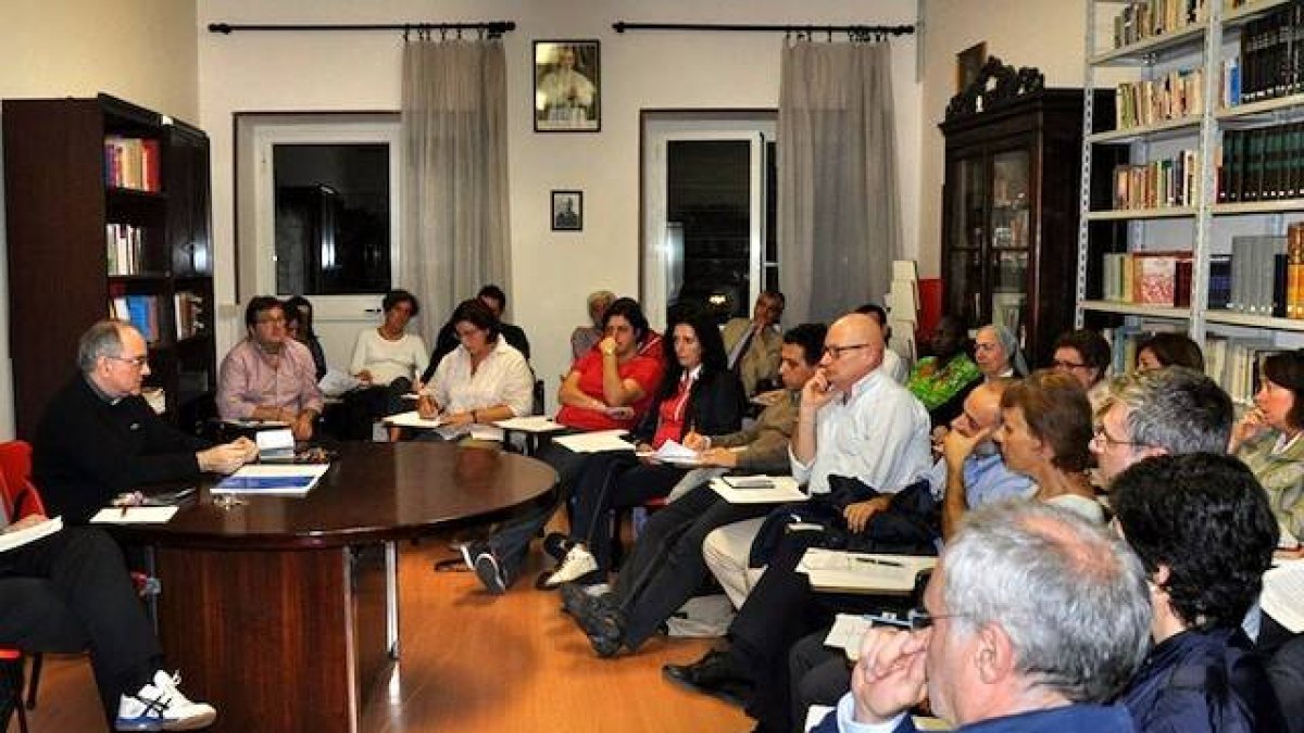 La instrucción de la Congregación para el Clero regula el funcionamiento interno de la parroquia y de sus diversos Consejos. Foto: Chiesa di Milano.