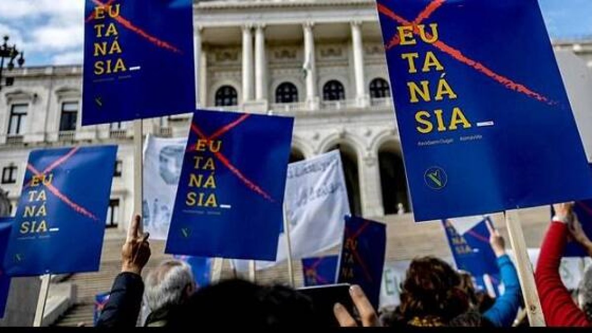 Reflexiones sobre la eutanasia... un libro con argumentos