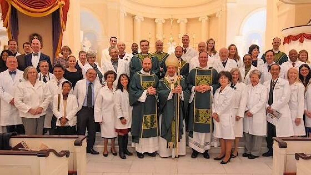 Misa Blanca en Baltimore con los miembros de la Catholic Medical Association y otros sanitarios