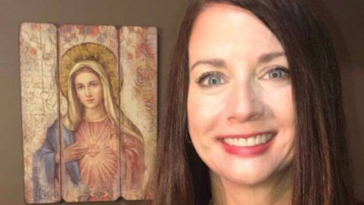Susan Furlong, novelista de misterio, explica cómo se aferró a la Virgen en la peor crisis de su vida