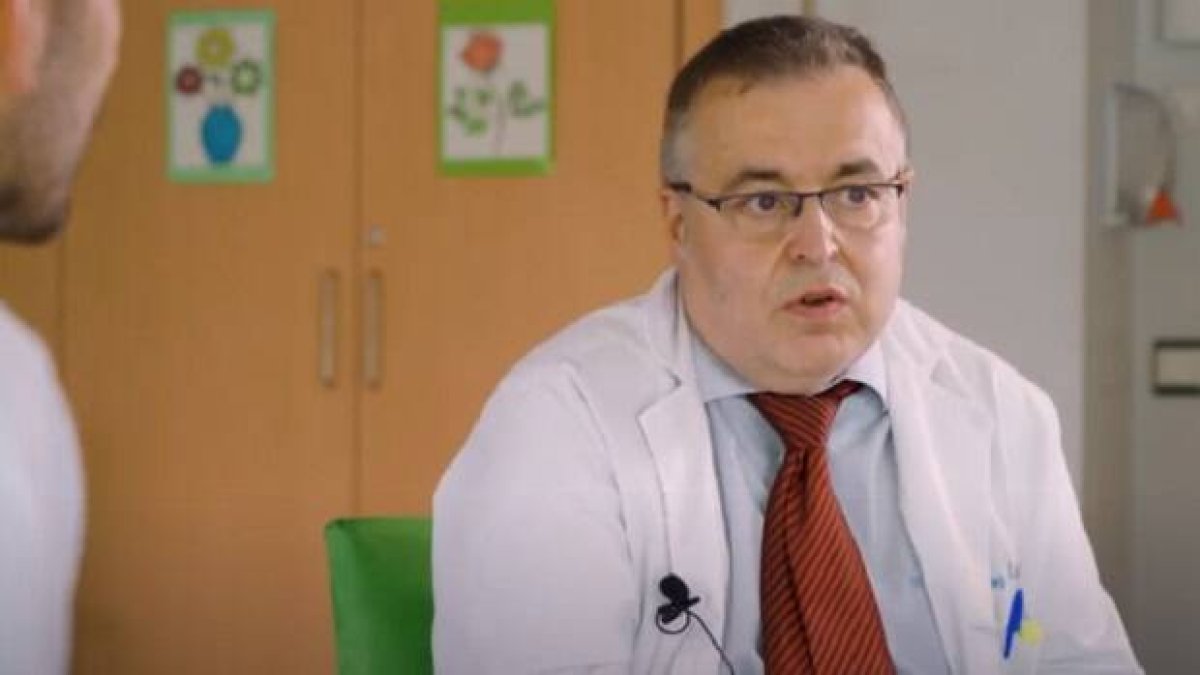 Javier Rocafort es director médico en el Hospital Laguna de Madrid, especializado en cuidados paliativos