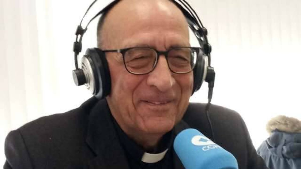 El cardenal Omella en radio Cope ha pedido al Gobierno centrarse en los temas que de verdad preocupan a la sociedad: la pandemia, el paro, la educación...