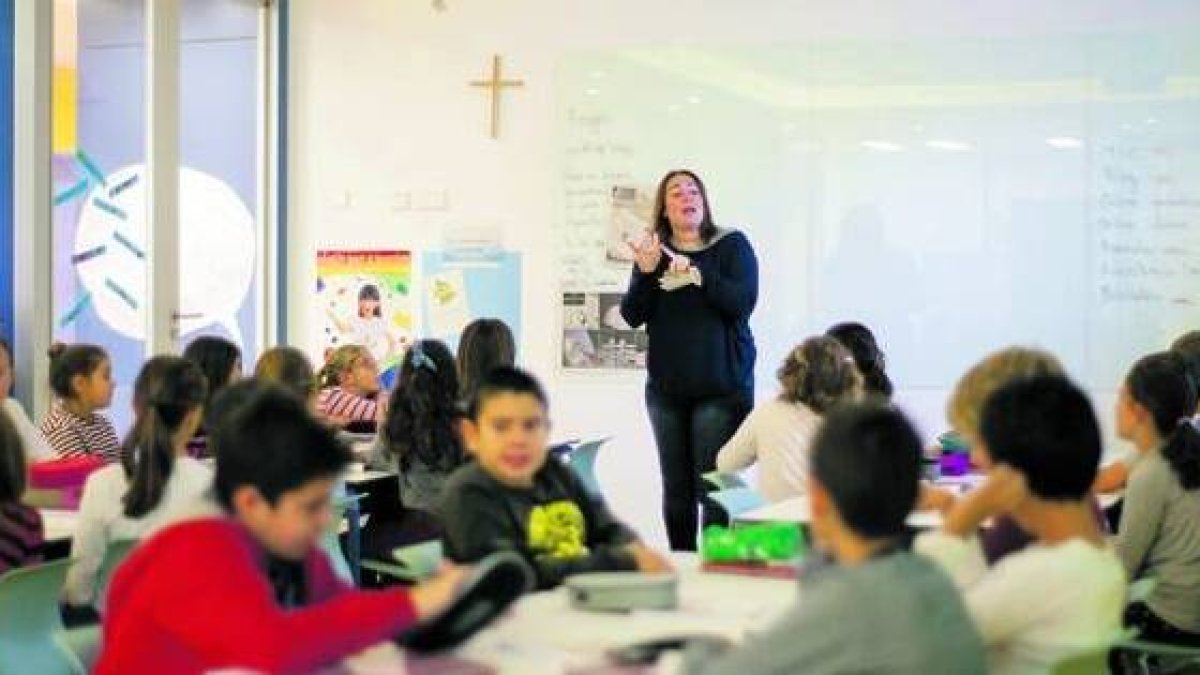 Torra en Cataluña, y Sánchez y Celaá en el resto de España, atacan los derechos de los padres a elegir la educación de sus hijos
