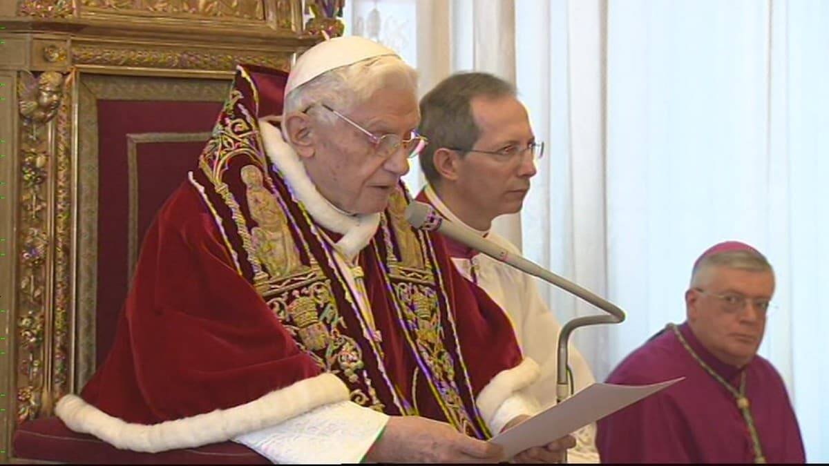El 11 de febrero de 2013 tuvo lugar un hecho prácticamente inédito en dos mil años de historia de la Iglesia: la renuncia del Papa.