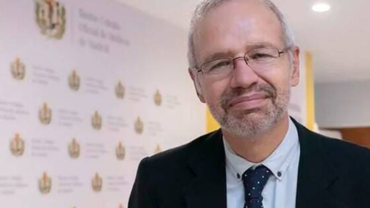 Manuel Martínez-Sellés, nuevo presidente de los médicos de Madrid, dice que la militancia pro-eutanasia de su antecesor enfadó a muchos colegiados