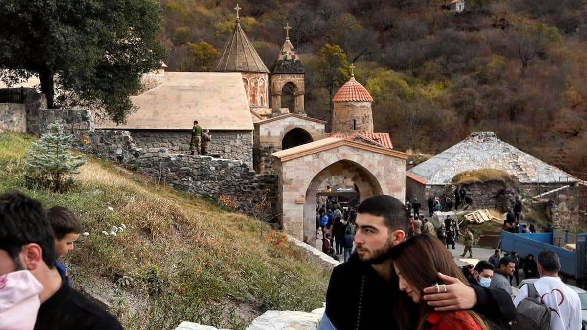 Uno de los momentos más duros para el nuevo éxodo armenio ha sido abandonar el monasterio de Dadivank, cuyos orígenes se remontan al siglo VIII.