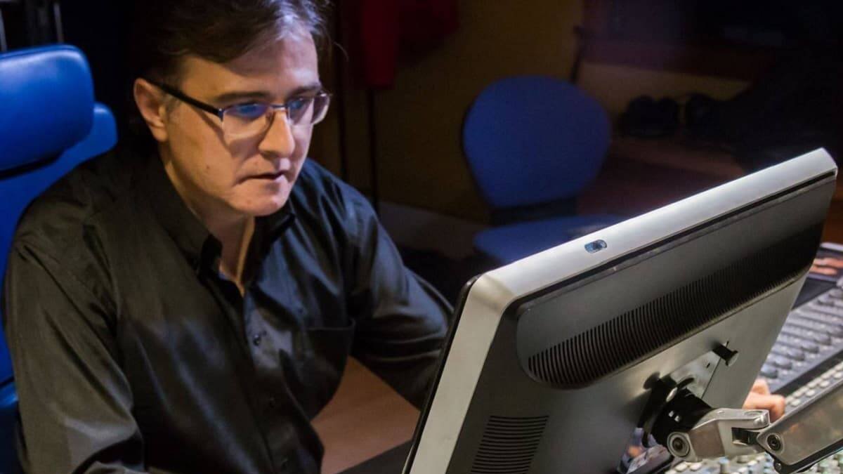 Tras la ayuda de Dios que provocó un cambio tan repentino de vida, Eduardo Alcantara ha podido reconducir su vida