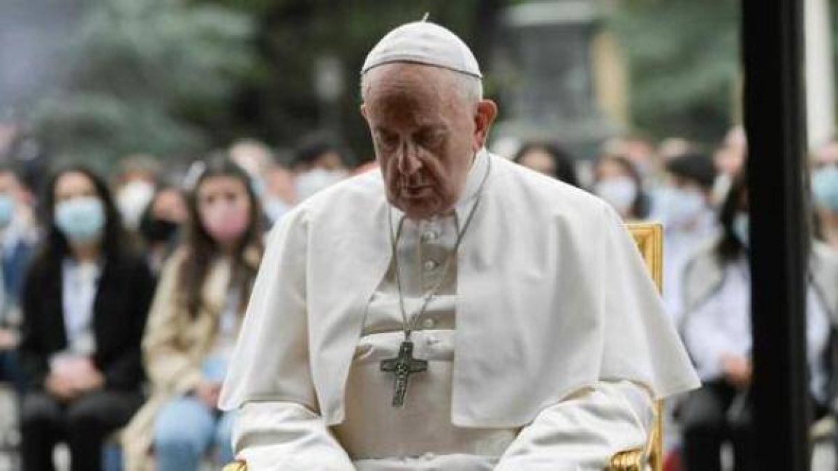 El Papa Francisco en un rosario de oración contra la pandemia - el Papa ha asegurado su oración a la señora a la que telefoneó