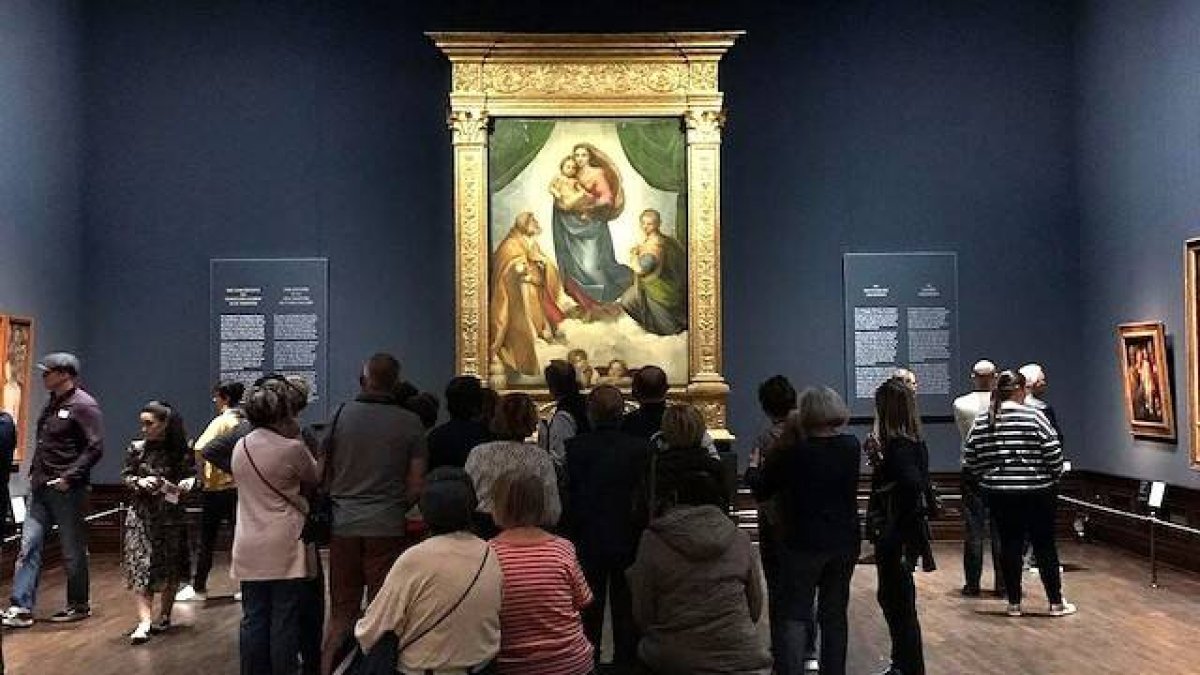 La Madonna Sixtina fue pintada por Rafael Sanzio entre 1513 y 1514 y se conserva en la Galería de los Maestros Antiguos de Dresde. Foto: Instagram.