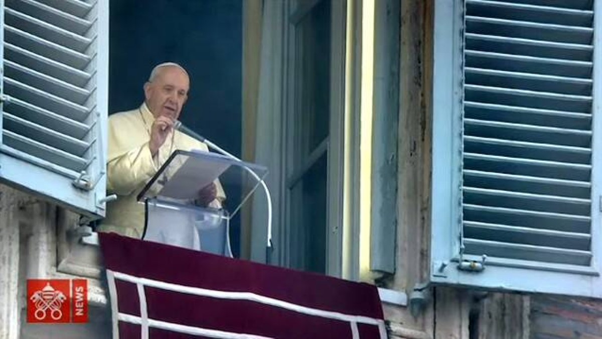 La lluvia acompañó en Roma el rezo del Angelus y la reflexión dominical del Papa.