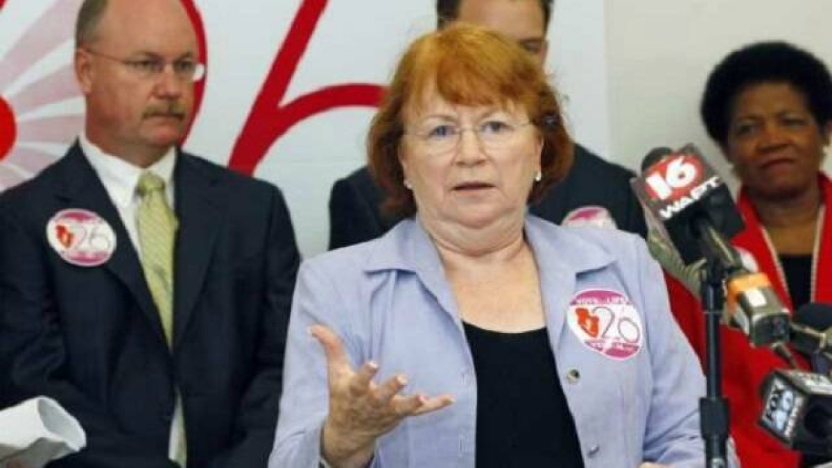 Beverly McMillan es médico. Primero utilizó sus conocimientos para practicar abortos, y ahora para salvar vidas del aborto