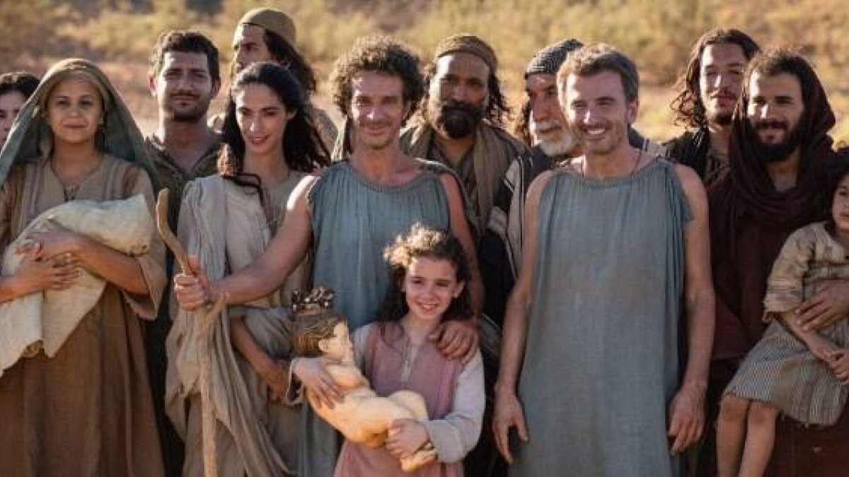 Los protagonistas se integrarán con los habitantes de Belén, y aprenderán el valor de la familia y la comunidad