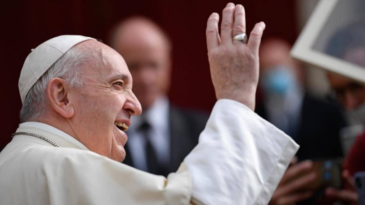 El Papa prosigue con las audiencias en el Patio San Dámaso con presencia de público, aunque limitado / Vatican Media