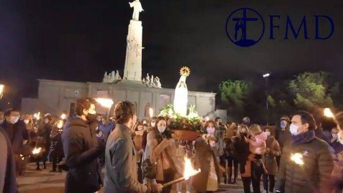 Rosario con antorchas en el Cerro de los Ángeles en diciembre de 2020... vuelve a celebrarse el 2 de enero de 2021