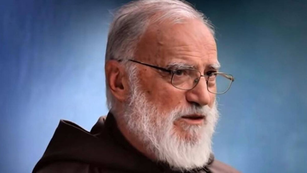 El padre Raniero Cantalamessa ha sido predicador de la Casa Pontificia desde 1980 hasta 2024. Nadie antes lo había sido durante tanto tiempo.