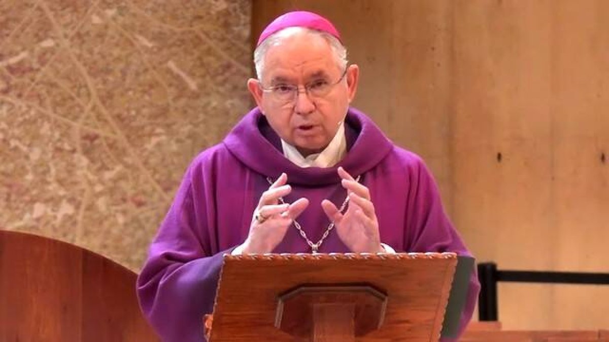 El arzobispo de Los Ángeles, José Gómez, durante una homilía de Cuaresma, el 22 de marzo de 2020.