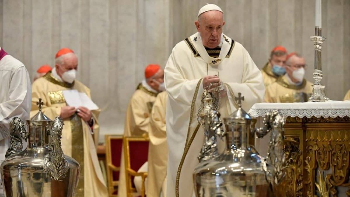 El Papa Francisco centró su homilía en la Cruz, muy presente en este Triduo Pascual / Fotos- Vatican Media