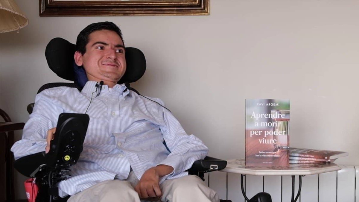 Xavi Argemí sufre una enfermedad degenerativa pero ha aceptado su enfermedad y es feliz valorando los pequeños detalles