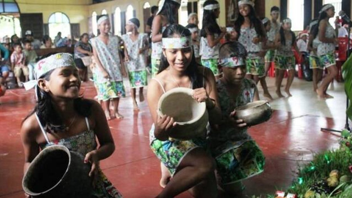 Jóvenes indígenas de San José del Amazonas en un encuentro parroquial